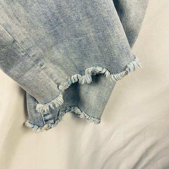 Torrid Light Wash Distressed Raw Hem Boyfriend Jeans Size 20 - Picture 6 of 9
